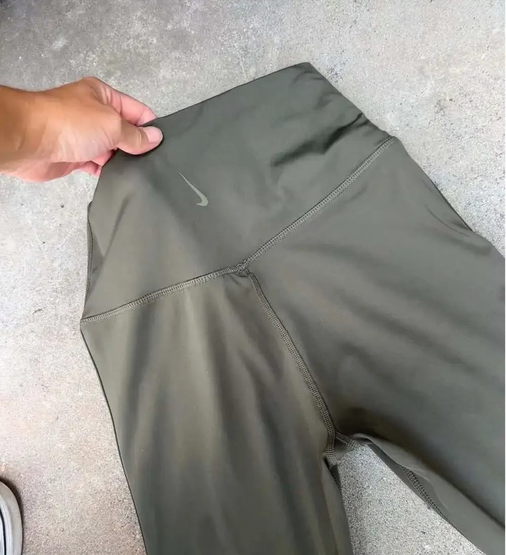 Nike Dri-FIT High-Rise Leggings  Size Small